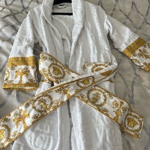 brand new versace robe